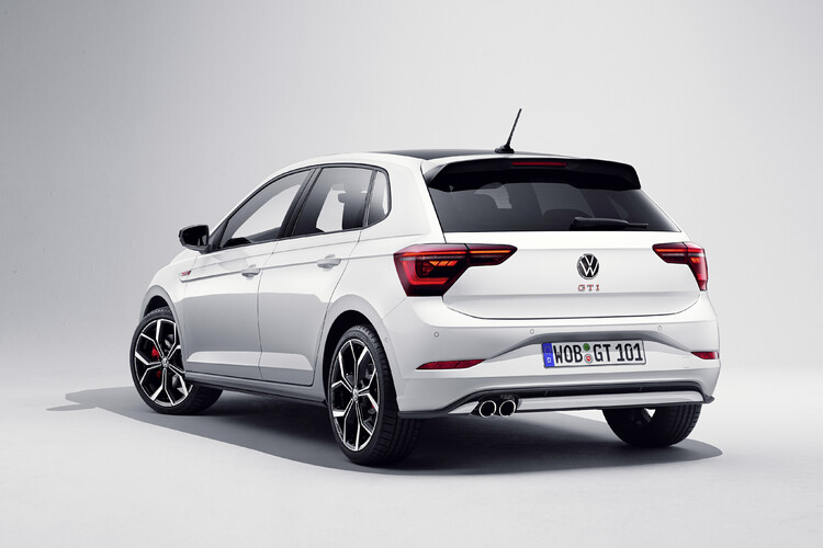 Sportowe modele Volkswagena bardziej przystępne: marka z Wolfsburga obniża ceny odmian GTI i R