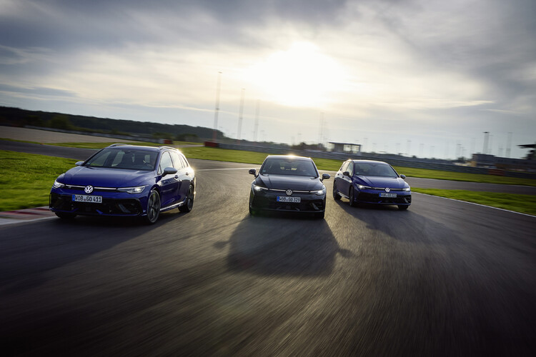 Sportowe modele Volkswagena bardziej przystępne: marka z Wolfsburga obniża ceny odmian GTI i R