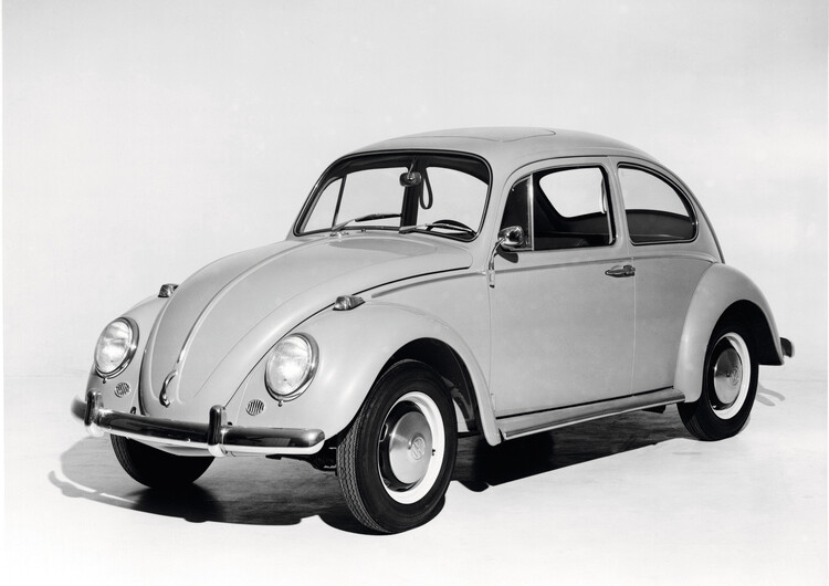 75 lat temu pierwszy egzemplarz Garbusa zjechał z taśmy z fabryki Volkswagena poza Niemcami