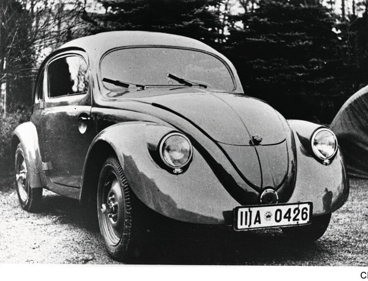 75 lat temu pierwszy egzemplarz Garbusa zjechał z taśmy z fabryki Volkswagena poza Niemcami