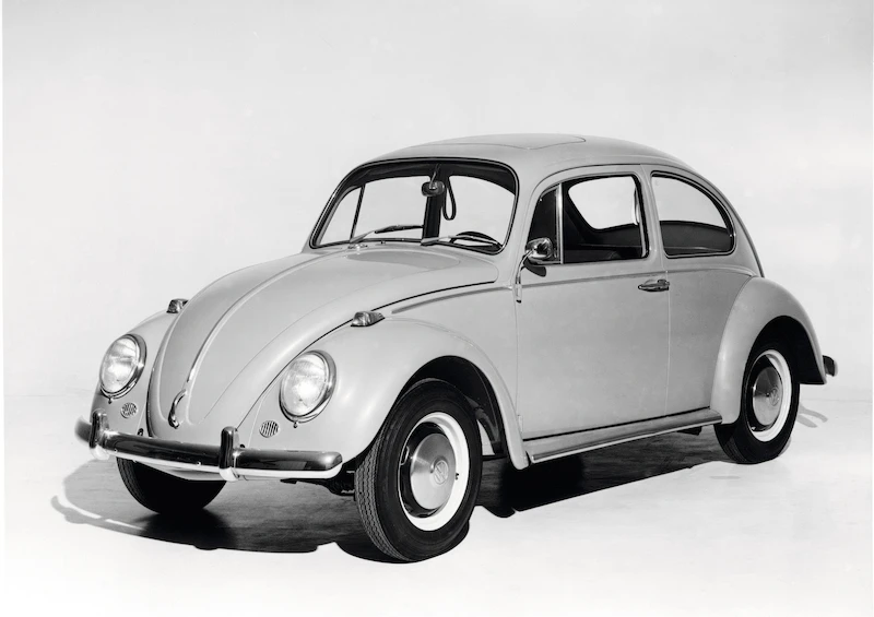 75 lat temu pierwszy egzemplarz Garbusa zjechał z taśmy z fabryki Volkswagena poza Niemcami - 13.
