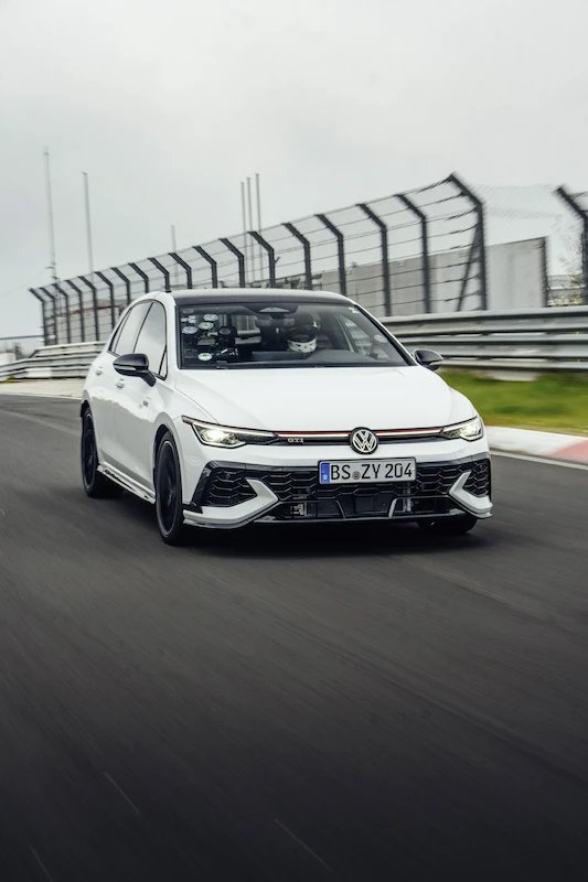 Nowy Golf GTI EDITION 50 to najszybszy produkowany seryjnie model Volkswagena na torze Nürburgring - 2.