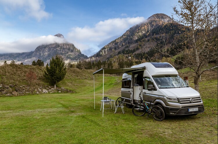 „Austria na czterech kółkach” – nowy przewodnik dla miłośników kamperowych podróży od Volkswagena i Wydawnictwa Pascal