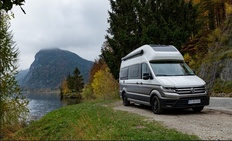 „Austria na czterech kółkach” – nowy przewodnik dla miłośników kamperowych podróży od Volkswagena i Wydawnictwa Pascal