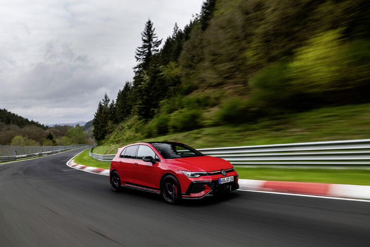 Volkswagen prezentuje Golfa GTI EDITION 50 – najmocniejszą produkowaną seryjnie wersję tego auta