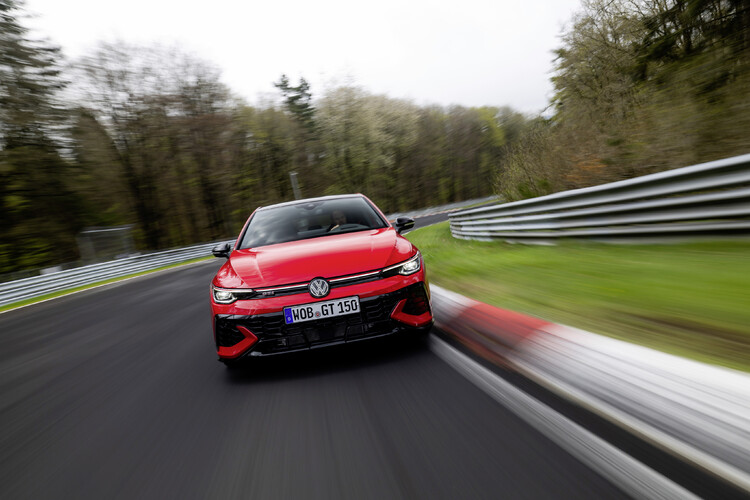 Volkswagen prezentuje Golfa GTI EDITION 50 – najmocniejszą produkowaną seryjnie wersję tego auta