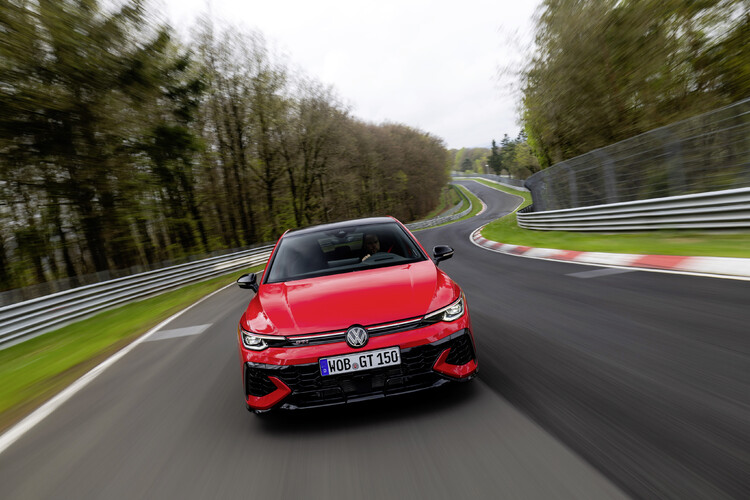Volkswagen prezentuje Golfa GTI EDITION 50 – najmocniejszą produkowaną seryjnie wersję tego auta