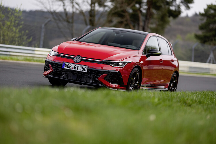 Volkswagen prezentuje Golfa GTI EDITION 50 – najmocniejszą produkowaną seryjnie wersję tego auta