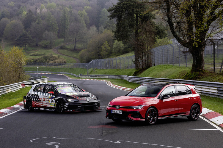 Volkswagen prezentuje Golfa GTI EDITION 50 – najmocniejszą produkowaną seryjnie wersję tego auta
