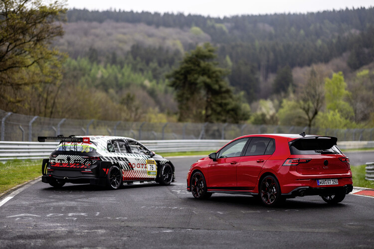 Volkswagen prezentuje Golfa GTI EDITION 50 – najmocniejszą produkowaną seryjnie wersję tego auta