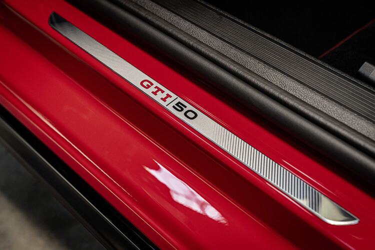 Volkswagen prezentuje Golfa GTI EDITION 50 – najmocniejszą produkowaną seryjnie wersję tego auta