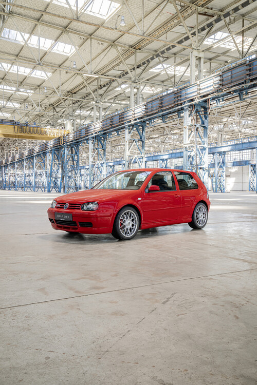 Volkswagen prezentuje Golfa GTI EDITION 50 – najmocniejszą produkowaną seryjnie wersję tego auta
