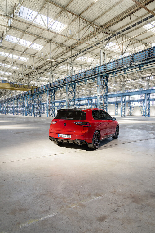 Volkswagen prezentuje Golfa GTI EDITION 50 – najmocniejszą produkowaną seryjnie wersję tego auta