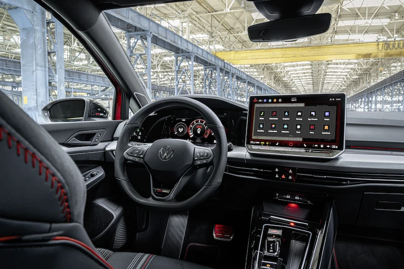 Volkswagen prezentuje Golfa GTI EDITION 50 – najmocniejszą produkowaną seryjnie wersję tego auta - 38.