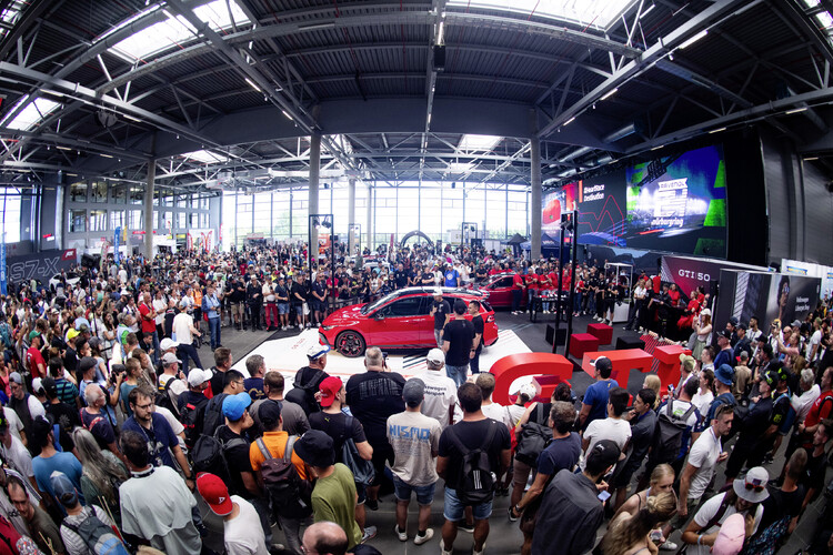Zwycięstwo w klasie po światowej premierze: wyjątkowy weekend Golfa GTI na torze Nürburgring