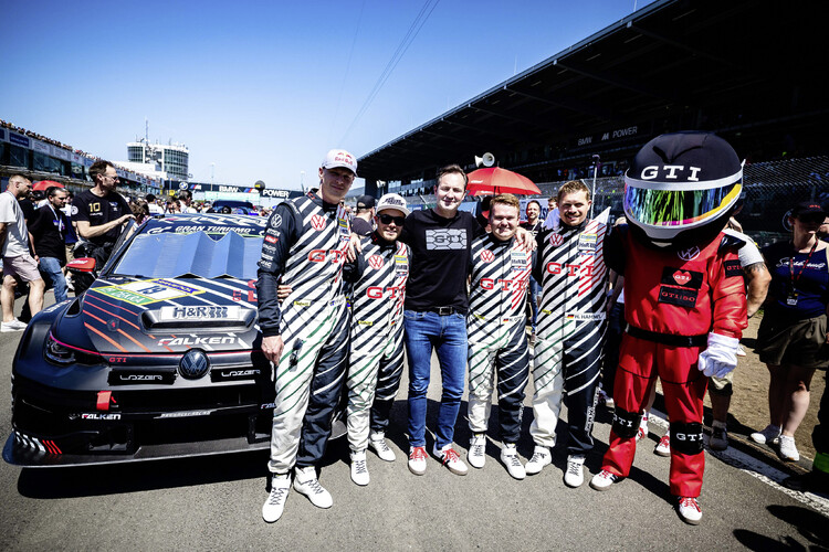 Zwycięstwo w klasie po światowej premierze: wyjątkowy weekend Golfa GTI na torze Nürburgring