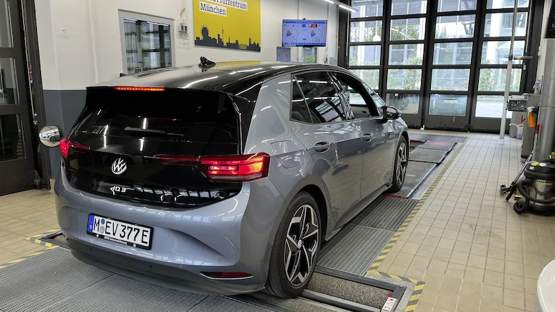 Bardzo dobry wynik Volkswagena ID.3 w teście wytrzymałościowym ADAC na dystansie 160 000 km  - 2.