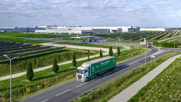 Volkswagen Poznań stawia na zieloną logistykę. Efekty: redukcja emisji CO2 i poziomu hałasu