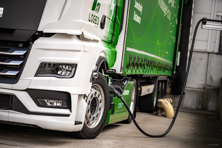Volkswagen Poznań stawia na zieloną logistykę. Efekty: redukcja emisji CO2 i poziomu hałasu