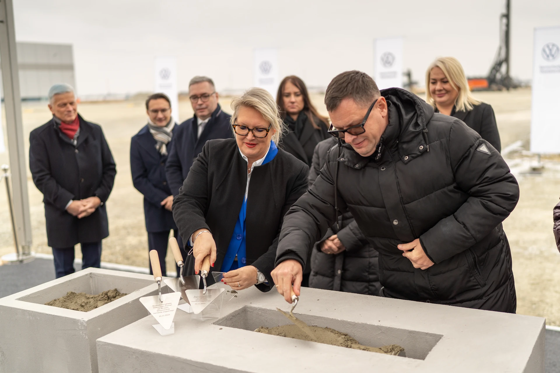 Fabryka Volkswagen Poznań we Wrześni: Wmurowano kamień węgielny pod nowe hale do produkcji elektrycznego Craftera