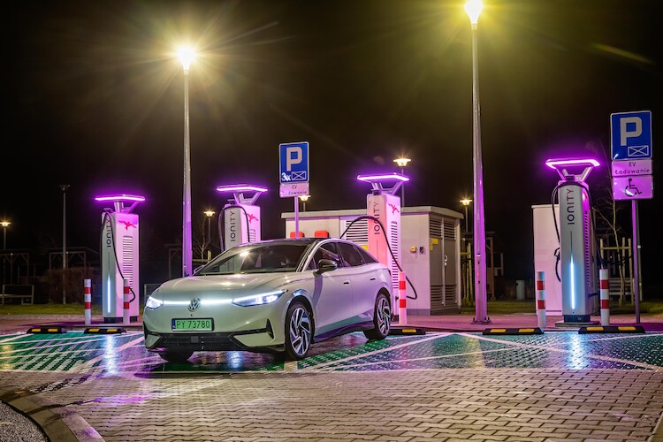 Jak obniżyć koszty i zwiększyć wygodę ładowania samochodu elektrycznego?