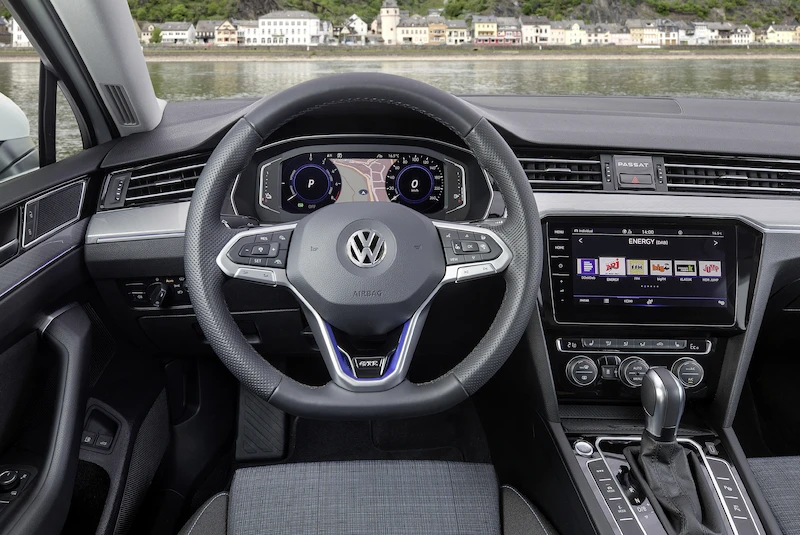 Volkswagen Passat GTE Variant - 17.