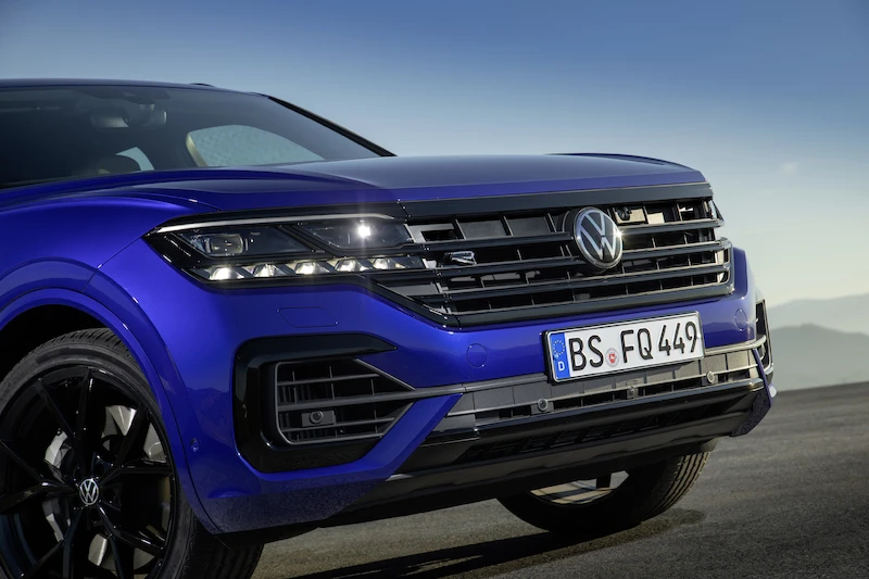 Volkswagen Touareg R - 63.