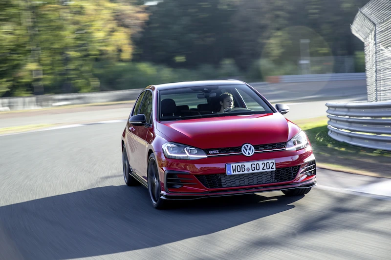 Golf z genami auta wyścigowego: Volkswagen rozpoczął sprzedaż Golfa GTI TCR - 89.