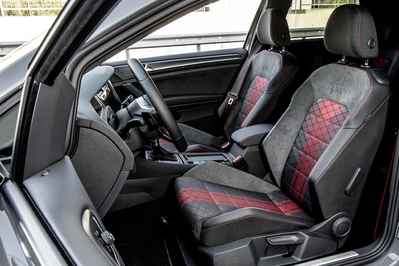 Golf z genami auta wyścigowego: Volkswagen rozpoczął sprzedaż Golfa GTI TCR - 93.