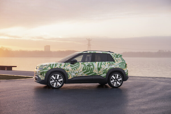 Pierwsze jazdy elektrycznym kompaktowym SUV-em Volkswagena: nowy ID. Cross na ulicach Amsterdamu