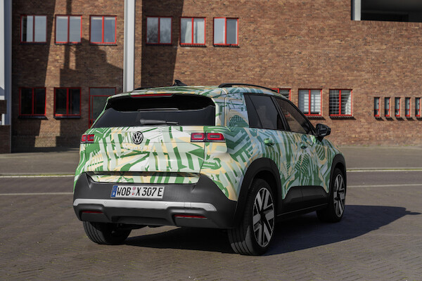 Pierwsze jazdy elektrycznym kompaktowym SUV-em Volkswagena: nowy ID. Cross na ulicach Amsterdamu