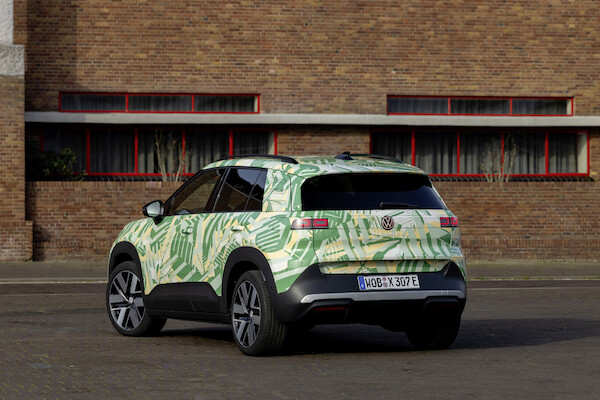 Pierwsze jazdy elektrycznym kompaktowym SUV-em Volkswagena: nowy ID. Cross na ulicach Amsterdamu