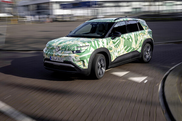 Pierwsze jazdy elektrycznym kompaktowym SUV-em Volkswagena: nowy ID. Cross na ulicach Amsterdamu