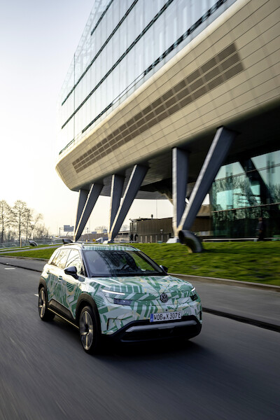Pierwsze jazdy elektrycznym kompaktowym SUV-em Volkswagena: nowy ID. Cross na ulicach Amsterdamu