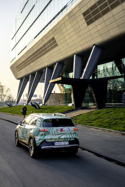 Pierwsze jazdy elektrycznym kompaktowym SUV-em Volkswagena: nowy ID. Cross na ulicach Amsterdamu