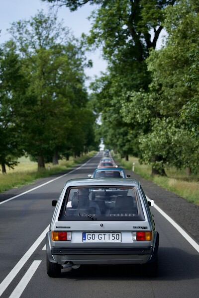 Legenda spotyka się z historią. Golf GTI pierwszej generacji z platynowym certyfikatem FIVA i nagrodą publiczności na Classica Mierzęcin 2026