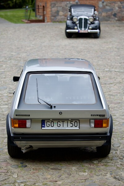 Legenda spotyka się z historią. Golf GTI pierwszej generacji z platynowym certyfikatem FIVA i nagrodą publiczności na Classica Mierzęcin 2026