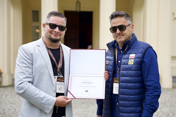 Legenda spotyka się z historią. Golf GTI pierwszej generacji z platynowym certyfikatem FIVA i nagrodą publiczności na Classica Mierzęcin 2026