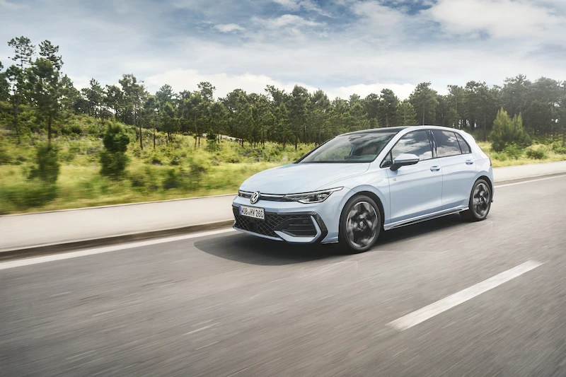 Nowy napęd hybrydowy: rusza przedsprzedaż Golfa i T-Roca z układem typu full hybrid - 4.