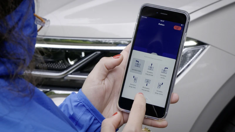 Auto sterowane smartfonem: Touarega można teraz zaparkować zdalnie - 6.
