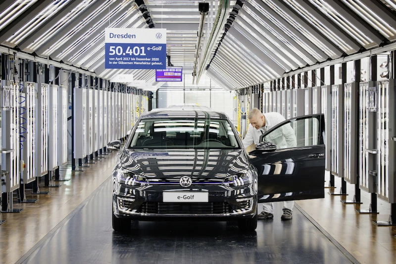 Koniec ery e-Golfa: Volkswagen przystosowuje Szklaną Manufakturę w Dreźnie do produkcji modelu ID.3 - 2.