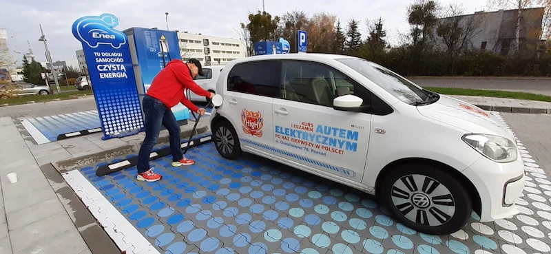 Volkswagen e-up! w poznańskiej szkole nauki jazdy - 3.