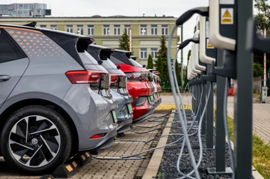 Volkswagen zaprosił do dyskusji o dekarbonizacji oraz produkcji energii elektrycznej i akumulatorów - 1.