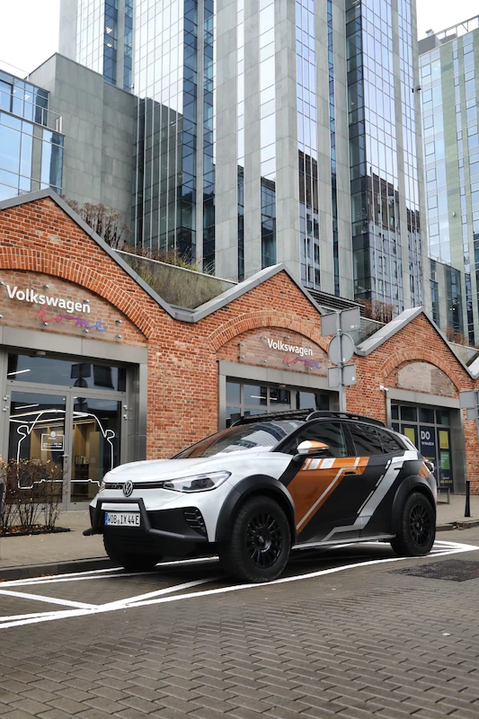 Koncepcyjny samochód elektryczny Volkswagena ID. XTREME w Volkswagen Home - 8.