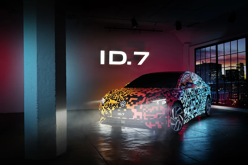 Przed światową premierą nowej, elektrycznej limuzyny Volkswagena: nowy ID.7 jeszcze w kamuflażu - 9.