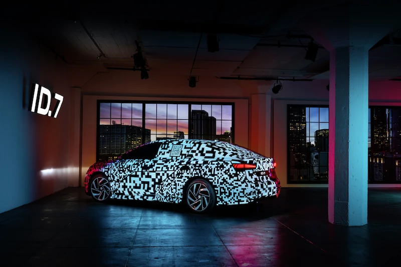 Przed światową premierą nowej, elektrycznej limuzyny Volkswagena: nowy ID.7 jeszcze w kamuflażu - 12.