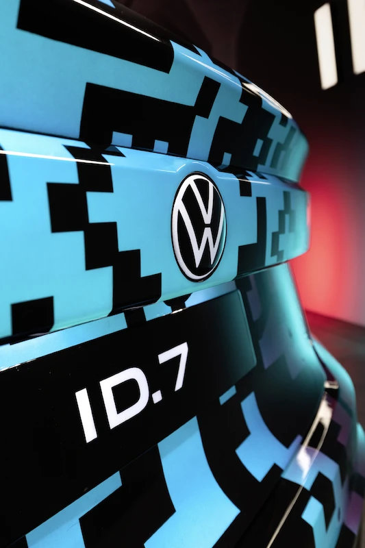 Przed światową premierą nowej, elektrycznej limuzyny Volkswagena: nowy ID.7 jeszcze w kamuflażu - 18.