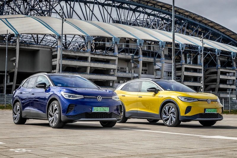 Samochody elektryczne w Warszawie: darmowy postój w strefie płatnego parkowania atrakcyjny dla kierowców „elektryków” - 3.