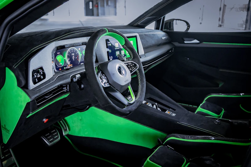 Bezkompromisowy Volkswagen Golf R Hurricane podczas Ultrace 2023 we Wrocławiu - 8.