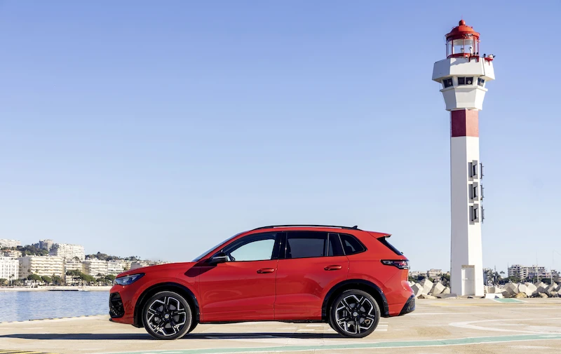 Można już zamawiać Volkswagena Tiguana z napędem hybrydowym plug-in: ceny startują od 212 290 zł  - 4.